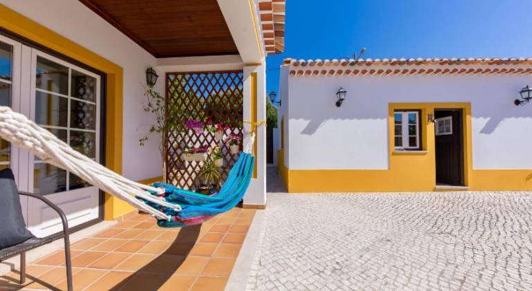 House with yard, patio & private pool — photo 4