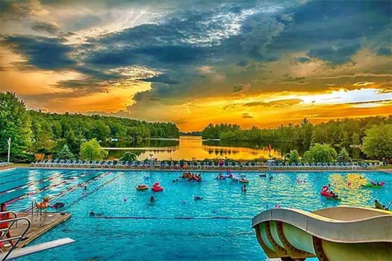 Chalet  Pocono Lake