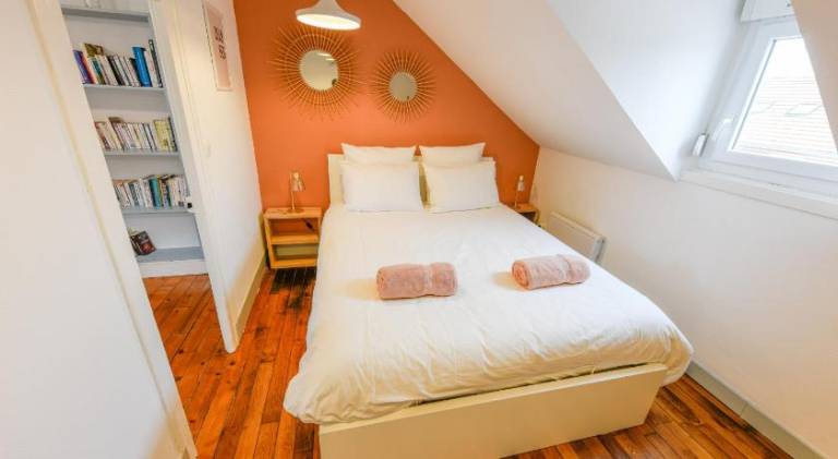 Apartment with 1 room for 4 persons in Troyes