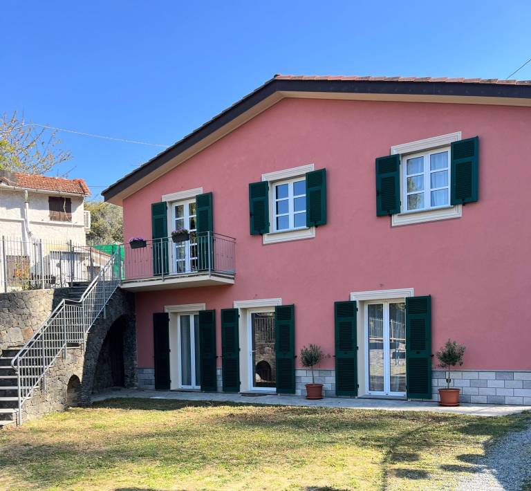 Villa 'Cà Da Trûcca' with Mountain View, Wi-Fi, and Air Conditioning in Varazze