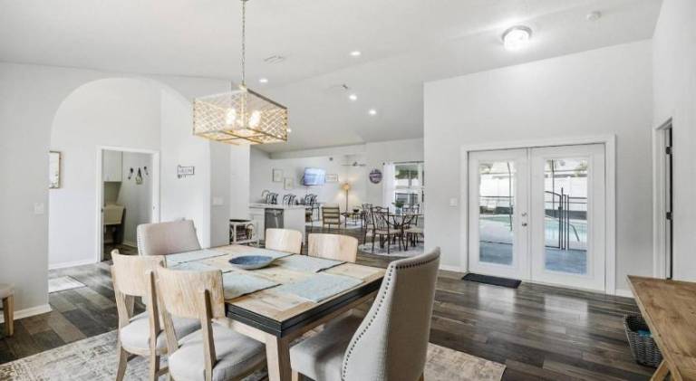 Spacious vacation home with pool | Pets allowed — photo 4