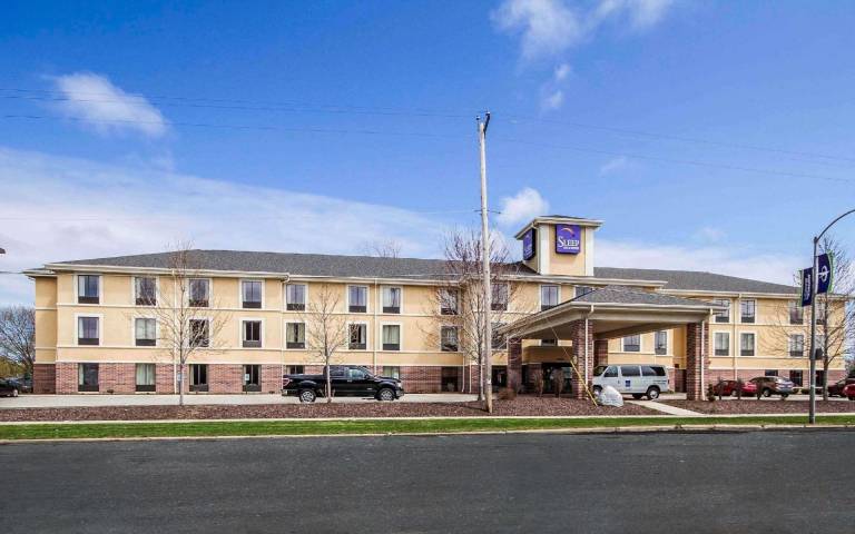 Sleep Inn & Suites Milwaukee Airport in Milwaukee, WI