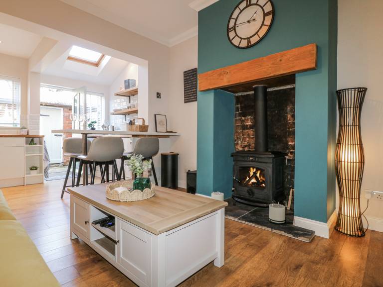 Family-oriented cottage with yard & barbecue | Pets are welcome — photo 5