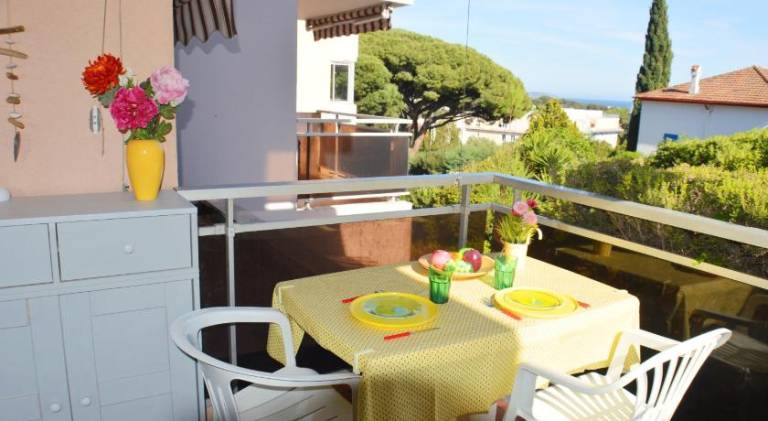 Apartment with pool in Cavalaire-sur-Mer