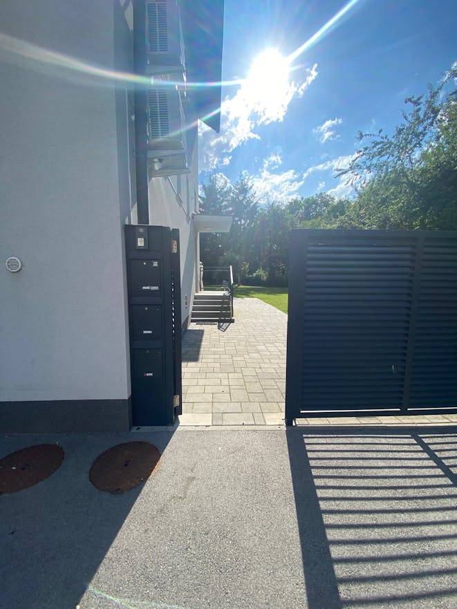 Rental apartment with patio — photo 3