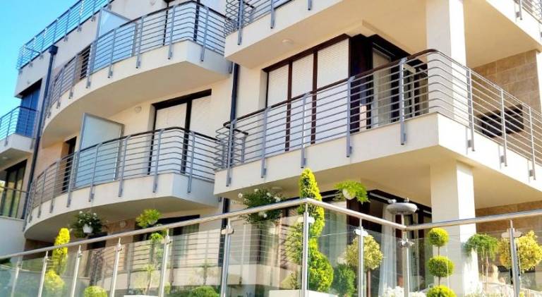 Apartman Üröm