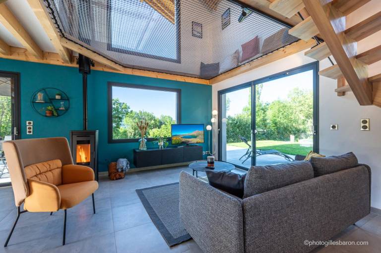 Ample gite with patio, yard & pool | Pets are welcome — photo 3