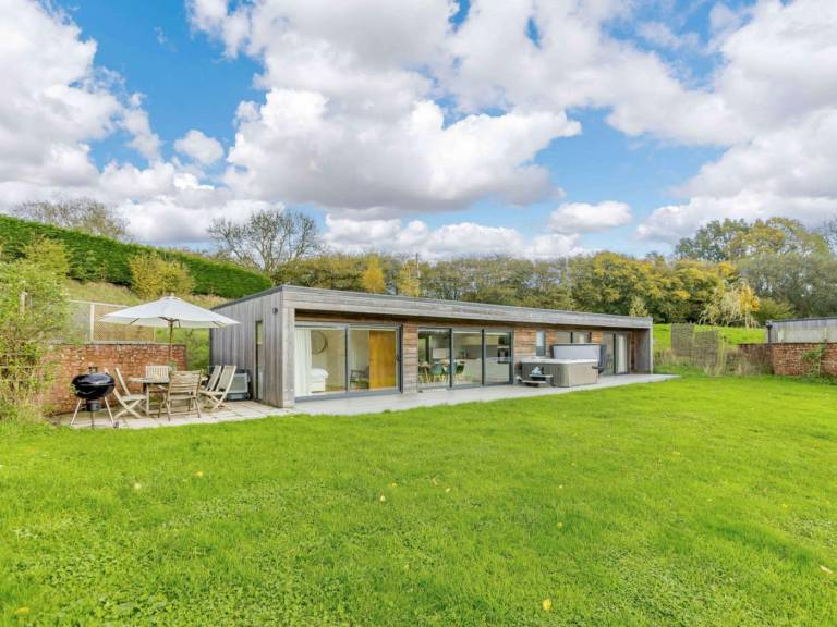 3 Bed in Tiverton oc 59634