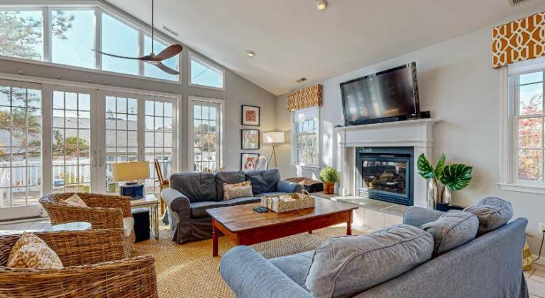 Vacation home with jacuzzi in Rehoboth Beach, DE