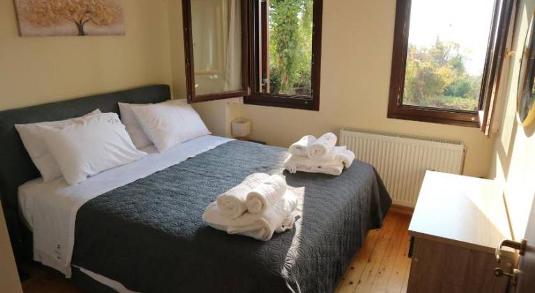 Lovely holiday apartment with garden & patio | Pets allowed — photo 2