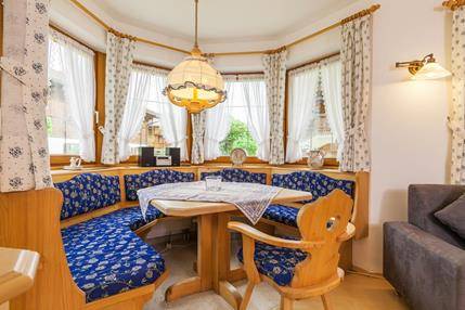 Holiday apartment with patio & garden | Garden view — photo 2