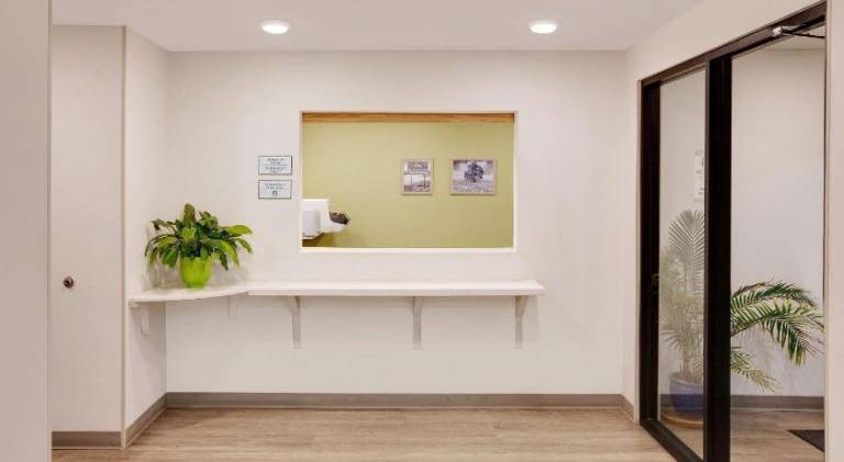 WoodSpring Suites Bakersfield East — photo 3