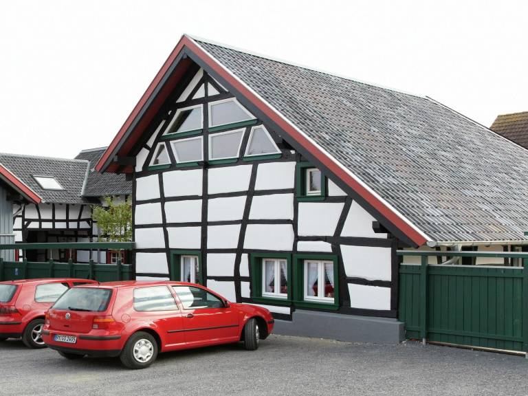 Rental apartment with barbecue, terrace & garden in Euskirchen