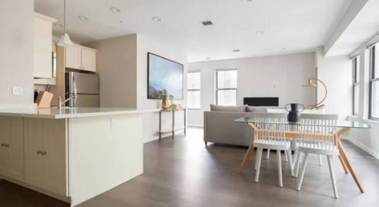 New and Lovely 1br in FIDI District with Keyless Entry — photo 3