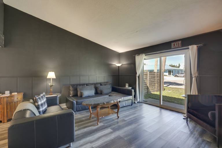 Stylish & Walkable! Pet-Friendly St Augustine Gem! — photo 4