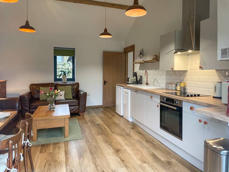 Family-oriented wonderful cottage | River view | Pets are welcome — photo 4