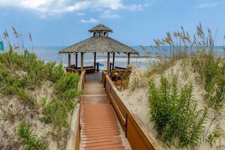 Life is Good Oceanfront Private Pool, Hot Tub, and Dog Friendly — photo 4