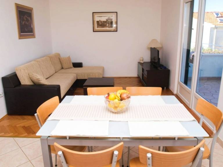 Two bedroom apartment with terrace and sea view Postira, Brač (A-17323-a) — photo 4