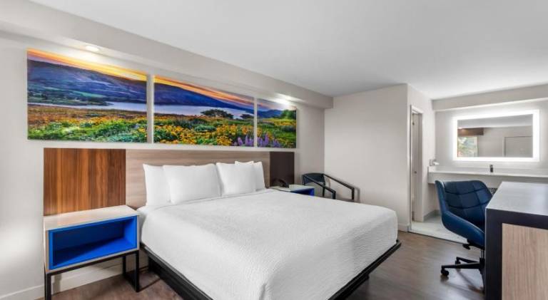 Days Inn by Wyndham Indianapolis East Post Road — photo 2