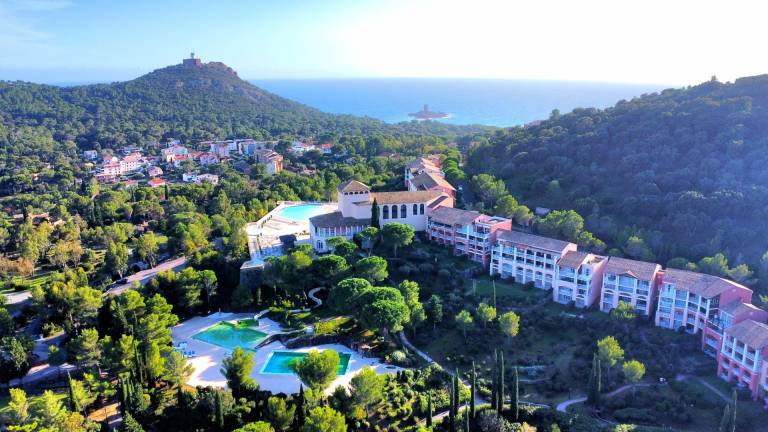Studio Apartment 'Cap Esterel' with Mountain View, Shared Pool and Air Conditioning — photo 3