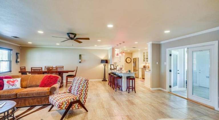 Nice vacation home with hot tub | Pets allowed — photo 3