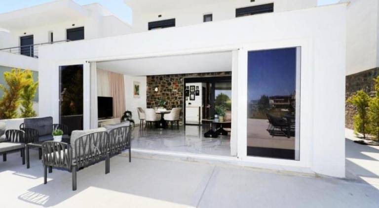 Villa with pool | Pet-friendly — photo 4