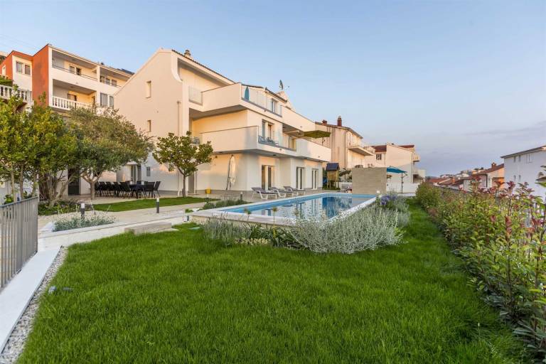 Villa My Happy Place with Swimming Pool in Podstrana