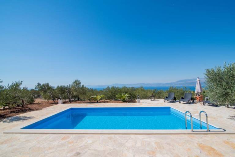 Fully equipped villa with yard, pool & barbeque | Sea view | Pet-friendly — photo 5