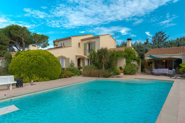 Ferienwohnung in Salon-de-Provence, Aureille für max. 2 Gäste