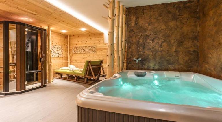 Serviced apartment with garden, sauna & jacuzzi — photo 3