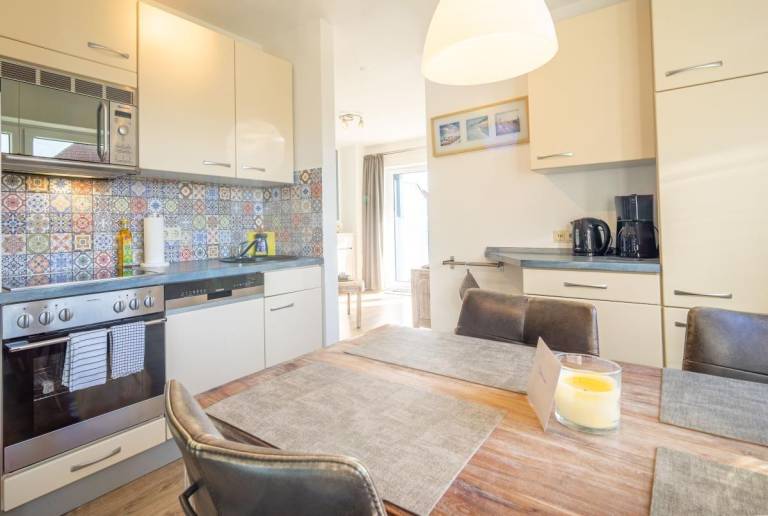 Lovely holiday apartment with garden, patio & barbeque | Pets allowed — photo 4