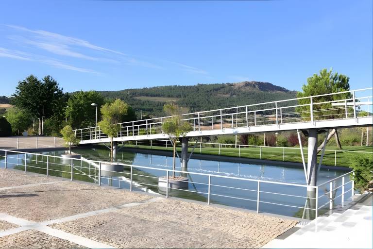 300 m&sup2; Ferienhaus