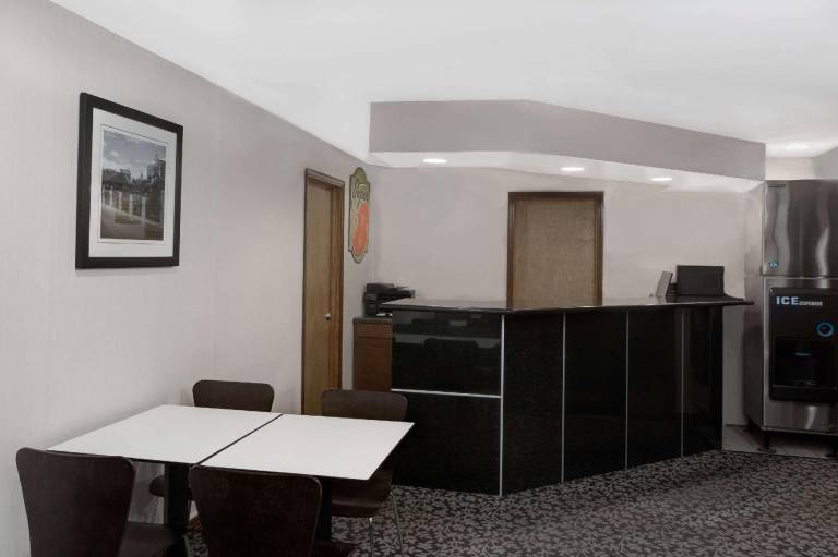 Super 8 by Wyndham Lafayette / Purdue Area — photo 3