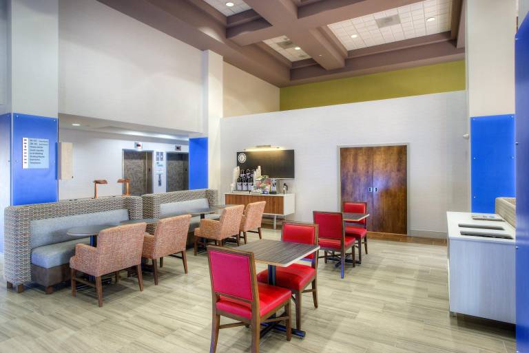 Holiday Inn Express Hotel & Suites Tempe Hotel By IHG — photo 3