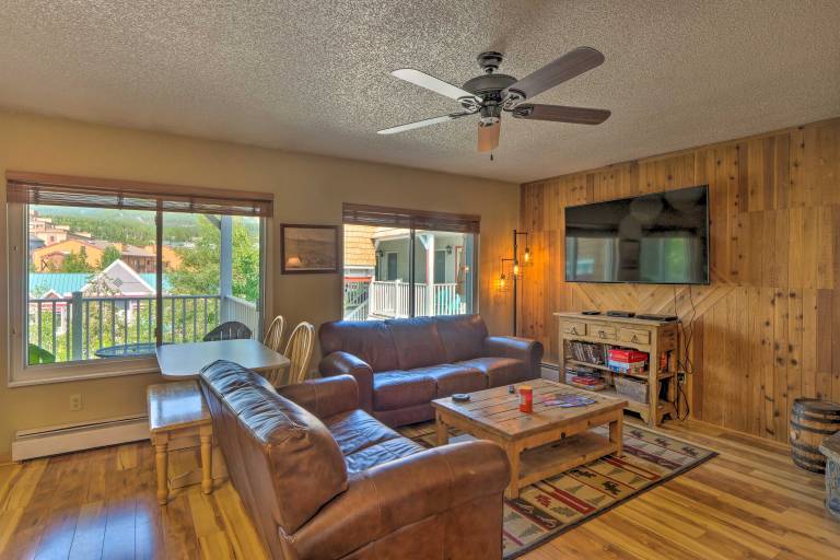 Ski & Unwind Fireside: Main St Condo in Tannhauser — photo 4