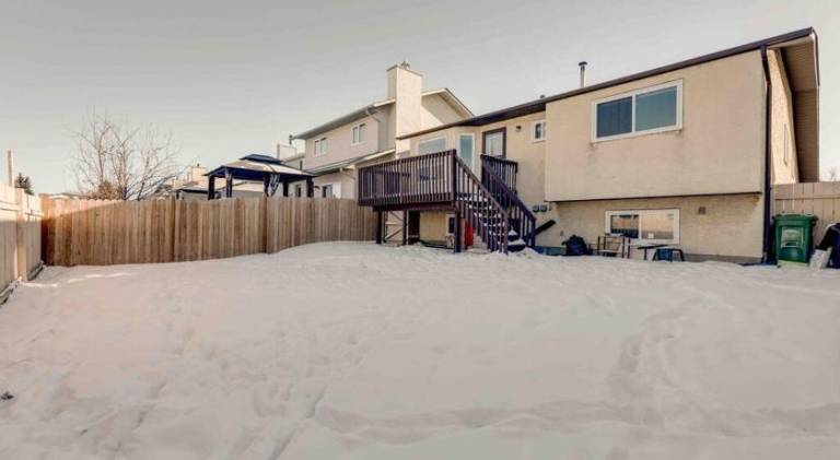 Rare Find fully renovated 6 bedroom 3 bath and both levels — photo 5