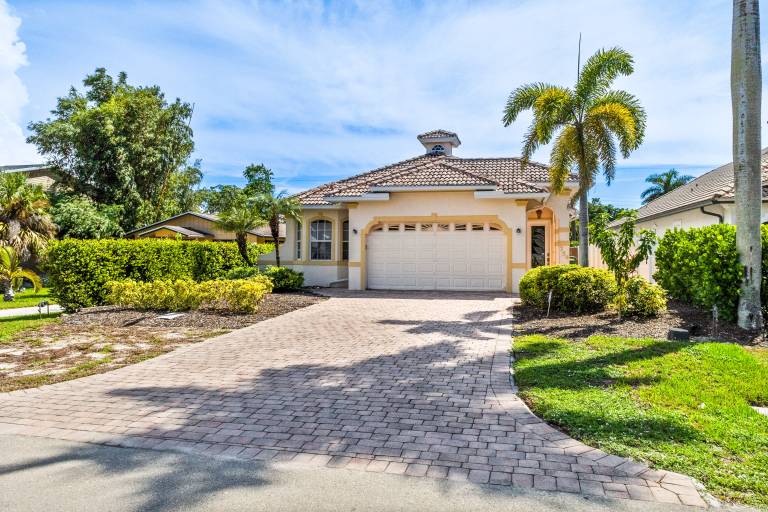 House North Naples
