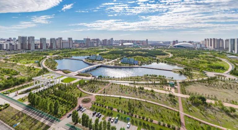 Отель у Ботанического Сада, в самом центре in Astana