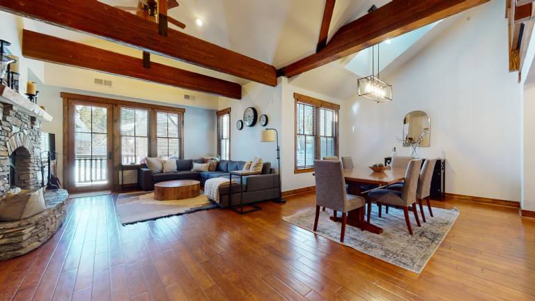 Fully equipped vacation home with hot tub, patio & sauna | Perfect for remote work | Pets allowed — photo 4