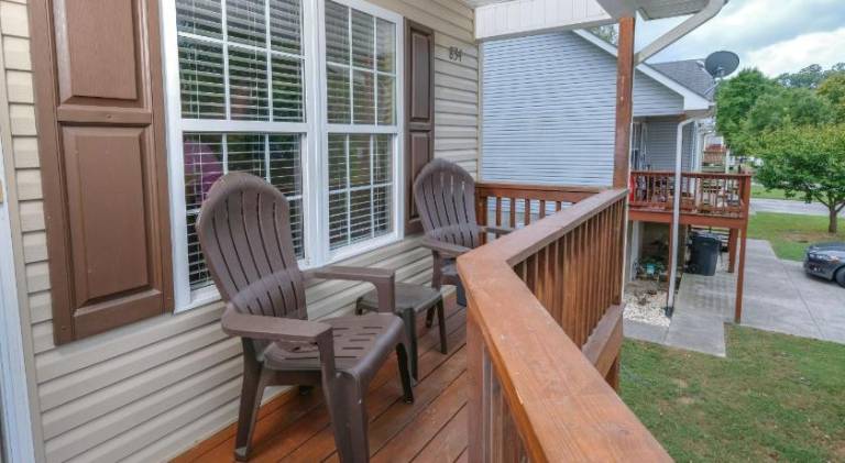 House with hot tub — photo 4