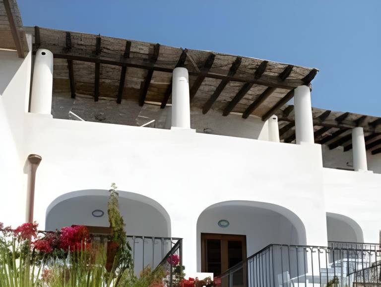 Serviced apartment with patio & garden in Lipari