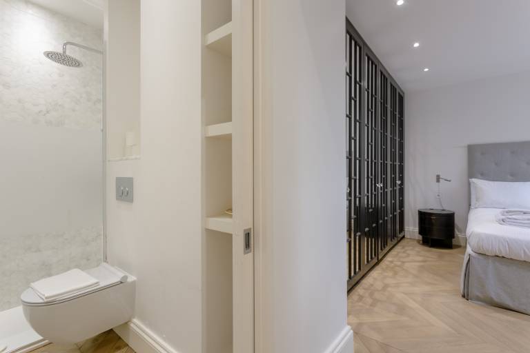 Charming and Bright 1 Bedroom South Kensington