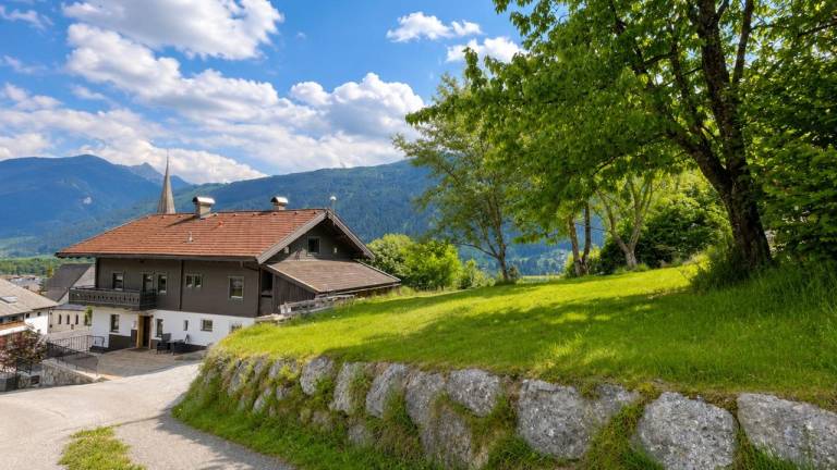 Ferienhaus mit Hund in Stuhlfelden für max. 19 Personen Ferienhaus mit Hund in Stuhlfelden für max. 19 Personen