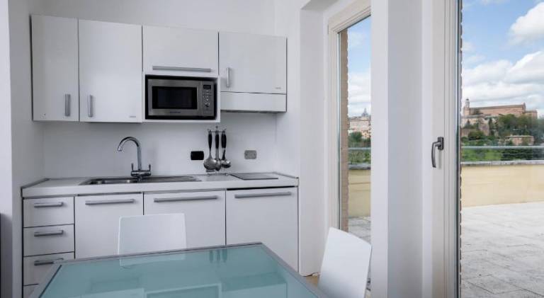 Wonderful serviced apartment with patio | Near Piazza del Campo | Pets are welcome — photo 3