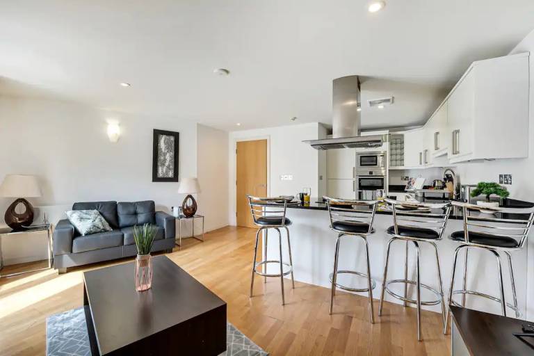 Pass the Keys Wonderful 2 Bed in Altrincham