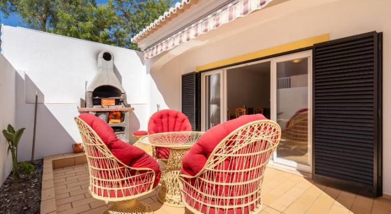 Fully equipped pleasant vacation home with patio | Pets allowed — photo 4