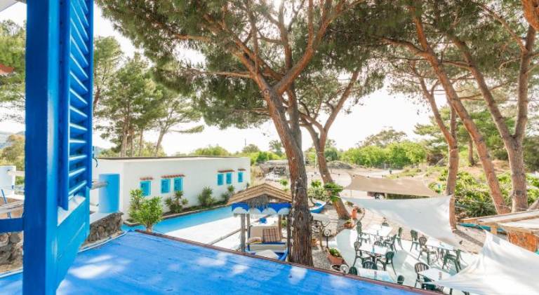 Family-oriented rental apartment with patio, jacuzzi & pool | Beach nearby | Pet-friendly — photo 4