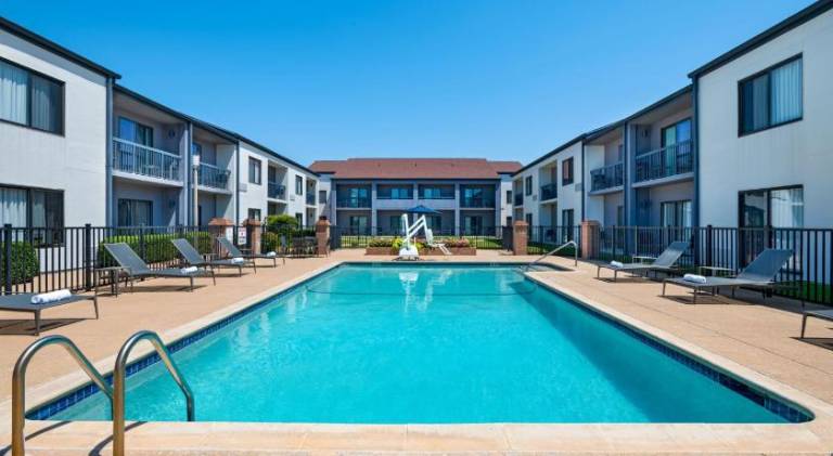 Courtyard by Marriott Fort Worth University Drive — photo 3