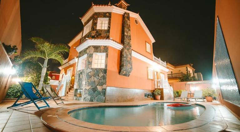 Spacious villa with jacuzzi & pool | Pets allowed in San Bartolomé de Tirajana