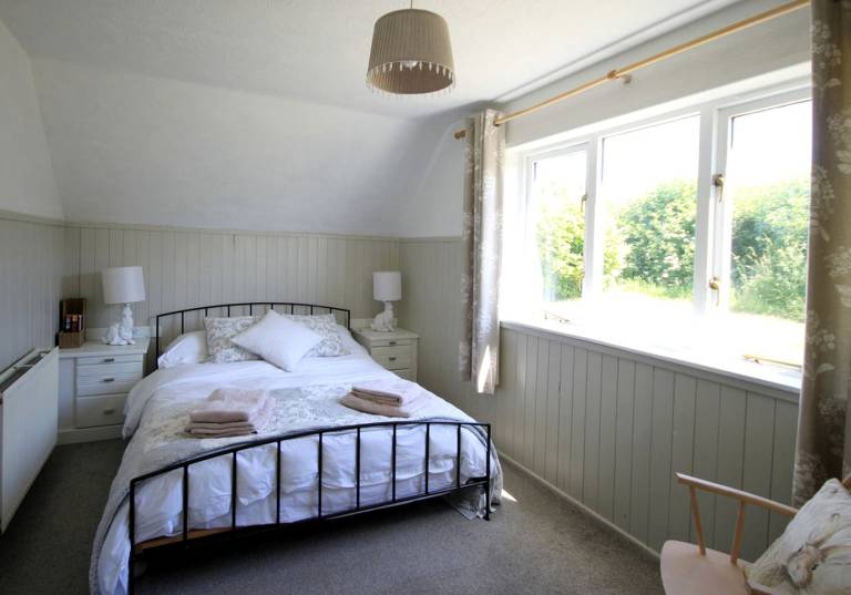 Pet-Friendly Cabin Rental by a Lake near Birmingham, England — photo 4